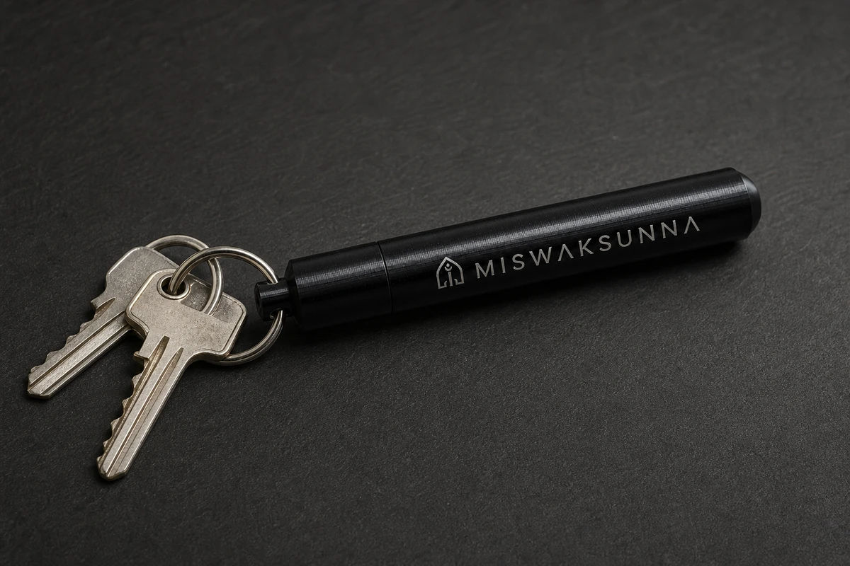 Porte-miswak MiswakSunna attaché à un trousseau de clés